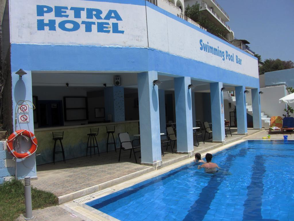 Petra Hotel Agia Galini  Exterior photo